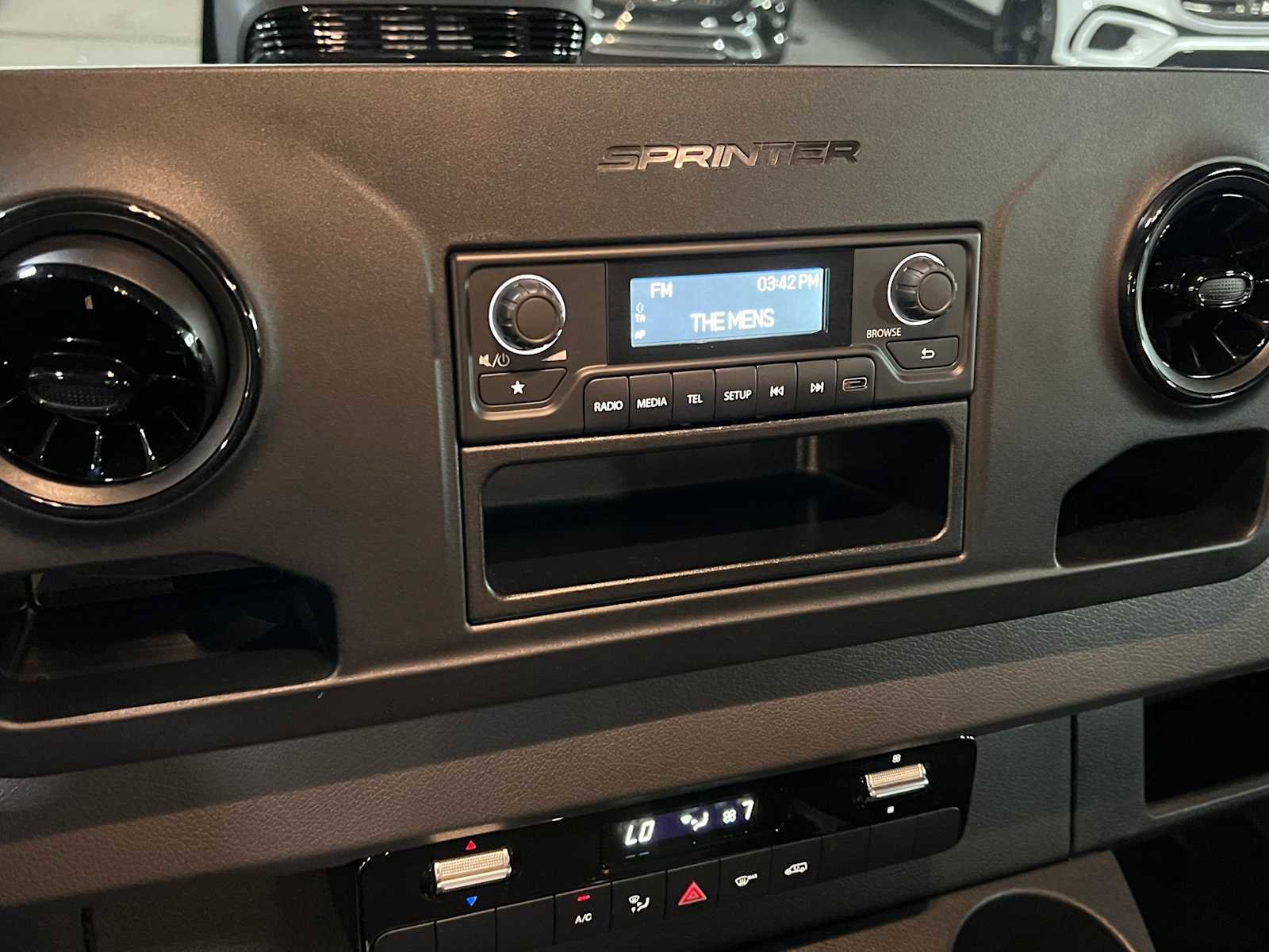 Used 2025 Mercedes-Benz Sprinter 2500 image 24