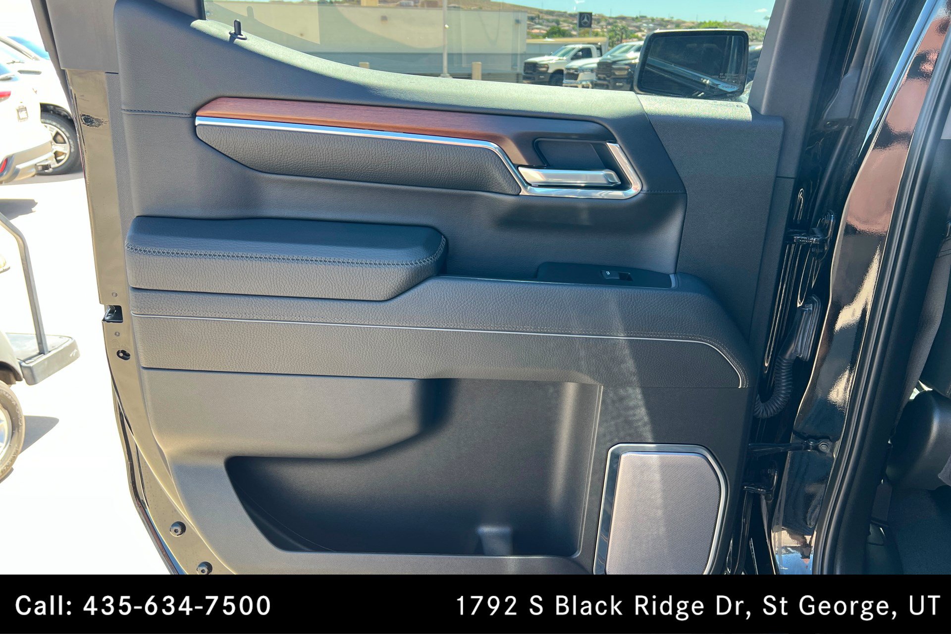 Used 2025 GMC Sierra 1500 Denali w/ Denali Reserve Package AWD/4WD image 18