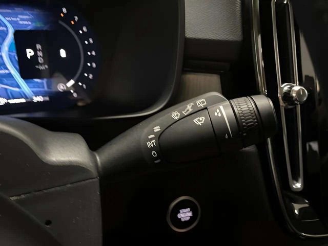 Used 2025 Volvo XC40 B5 Plus AWD/4WD image 71