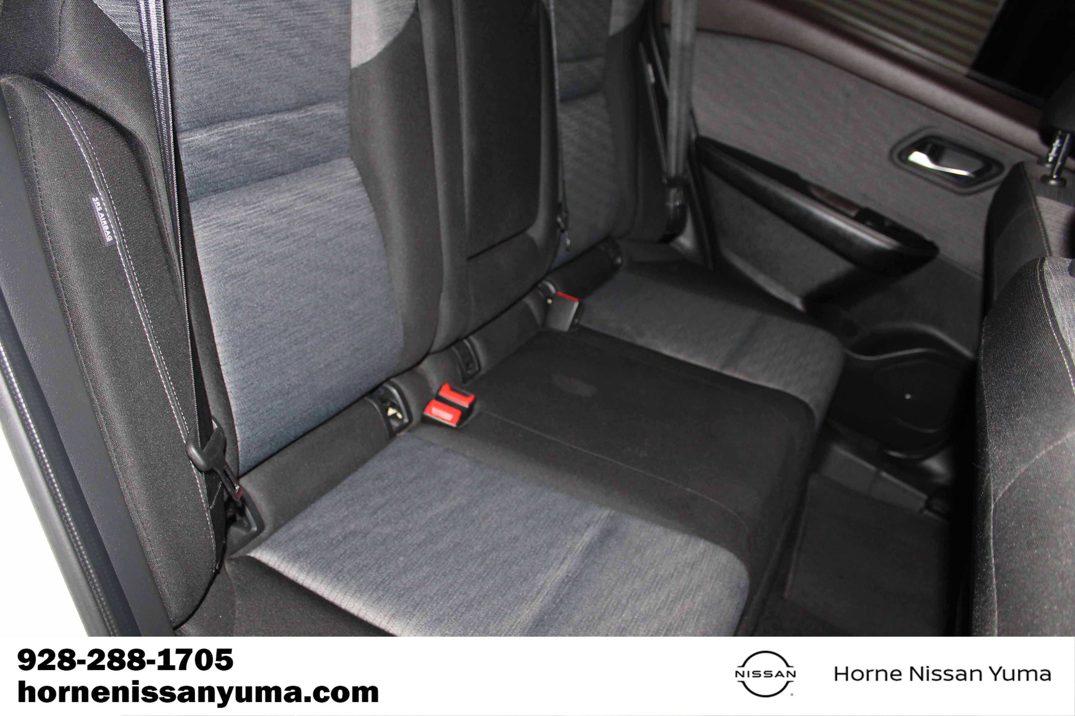 Used 2023 Nissan Rogue SV FWD image 7