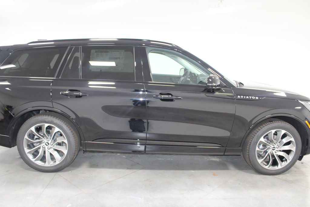 New 2025 Lincoln Aviator 2WD w/ Jet Appearance Package image 10