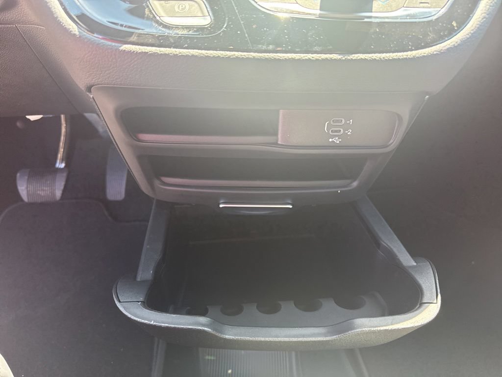 New 2026 Chrysler Pacifica Select AWD/4WD image 11