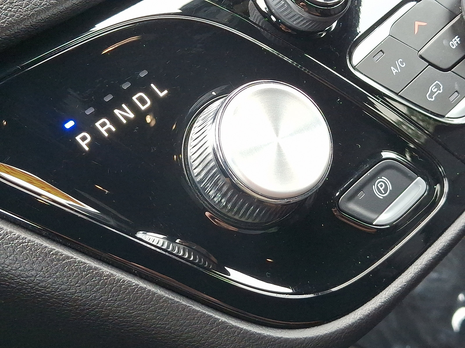 Used 2026 Chrysler Pacifica Select FWD image 14