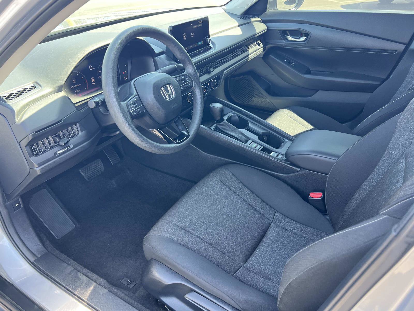 Certified 2023 Honda Accord LX image 5