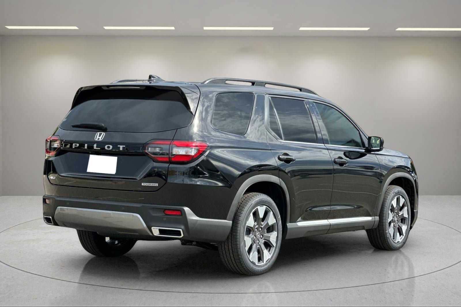 New 2026 Honda Pilot Touring image 5