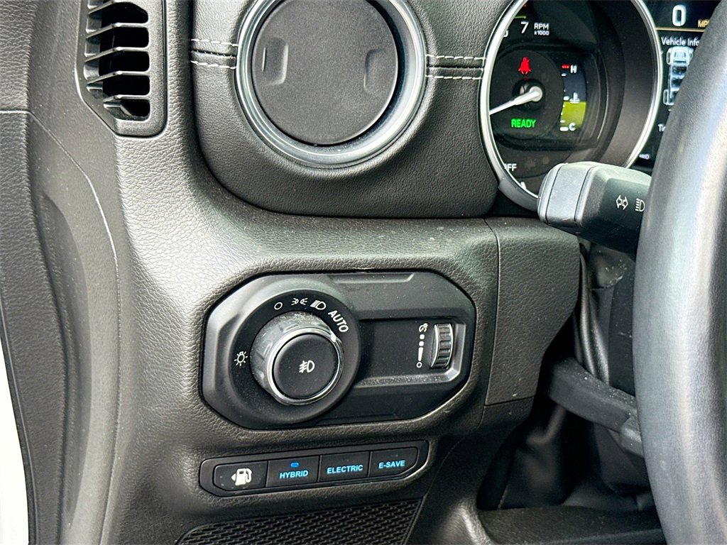 Used 2023 Jeep Wrangler Unlimited Sahara w/ Cold Weather Group image 11