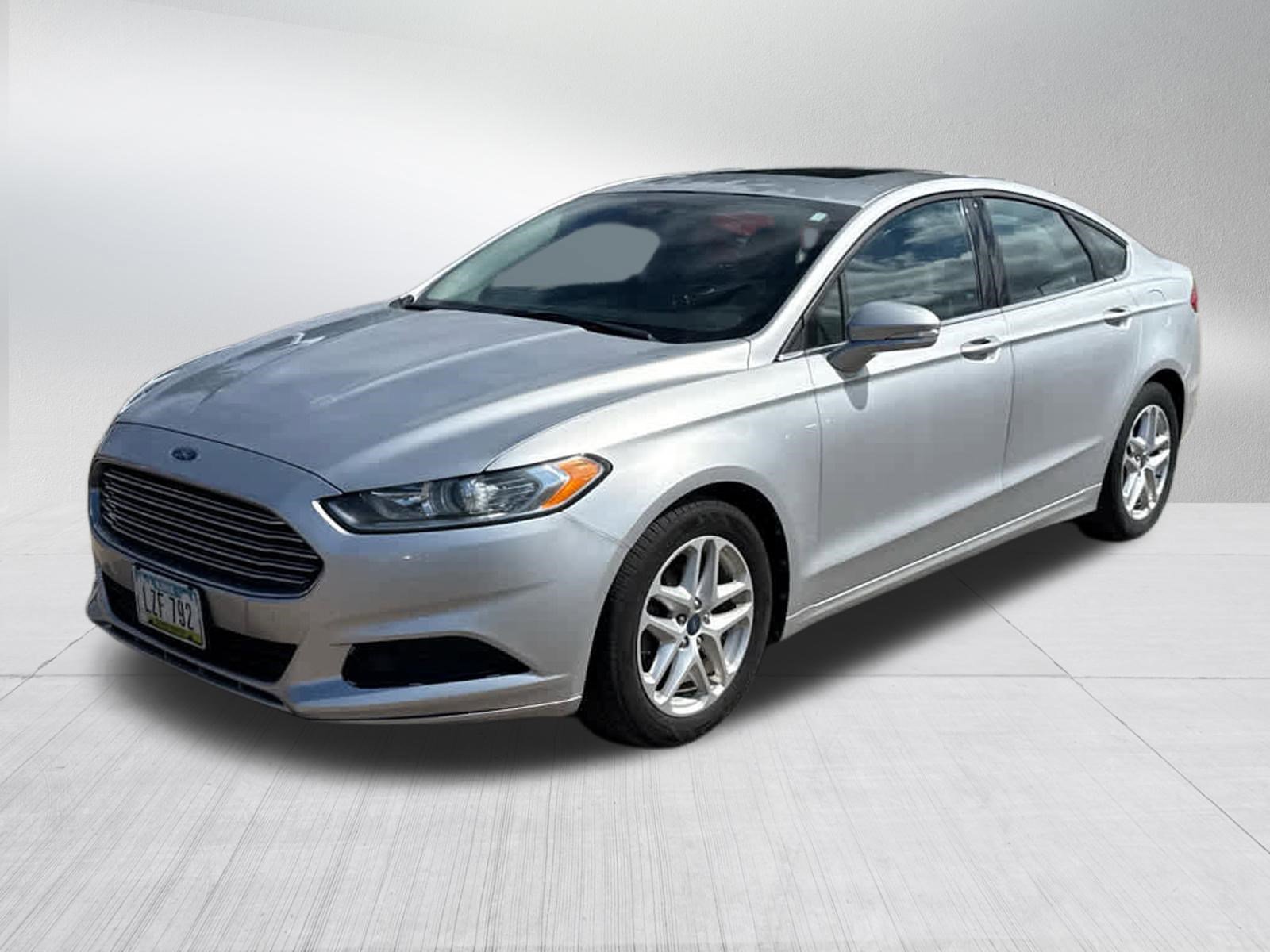 Used 2013 Ford Fusion SE FWD image 3