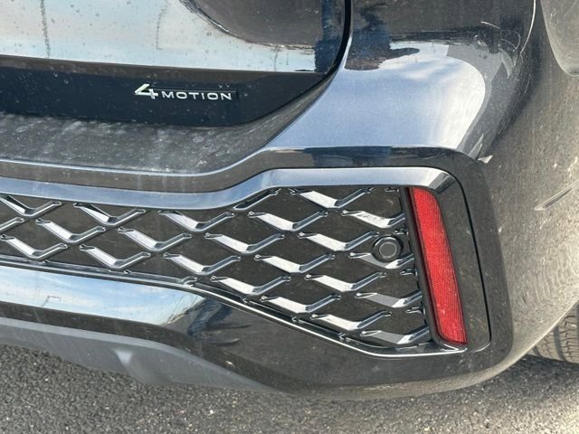 New 2026 Volkswagen Tiguan SE R-Line AWD/4WD image 13