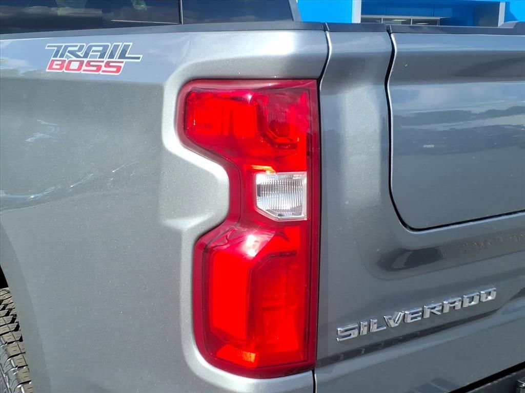 New 2026 Chevrolet Silverado 1500 LT Trail Boss w/ Convenience Package II AWD/4WD image 8