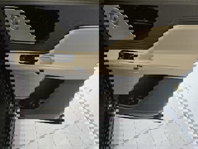 Used 2020 Lincoln Aviator Reserve w/ Equipment Group 202A image 12