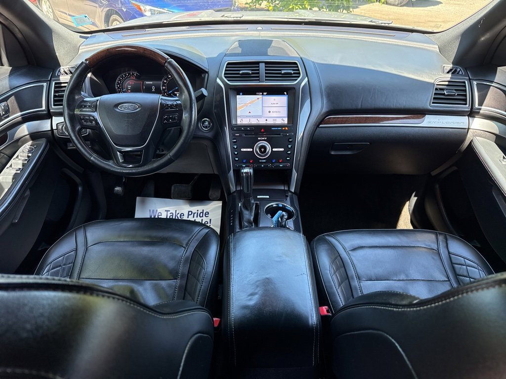 Used 2017 Ford Explorer Platinum image 26