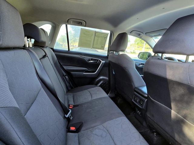 Used 2020 Toyota RAV4 XLE image 33