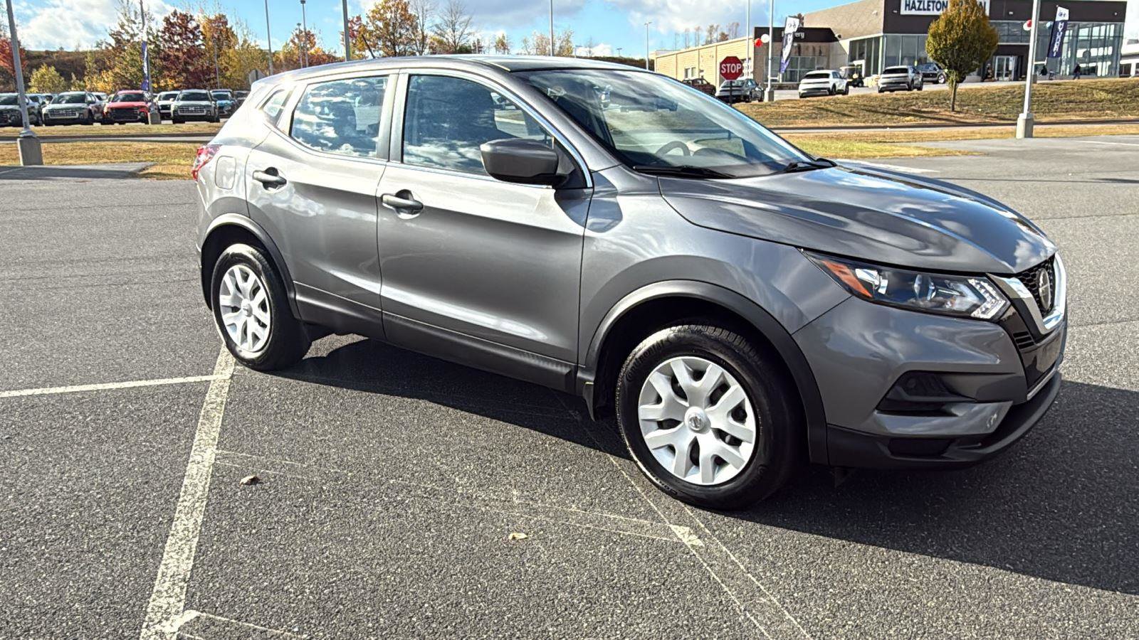 Used 2020 Nissan Rogue Sport S image 2