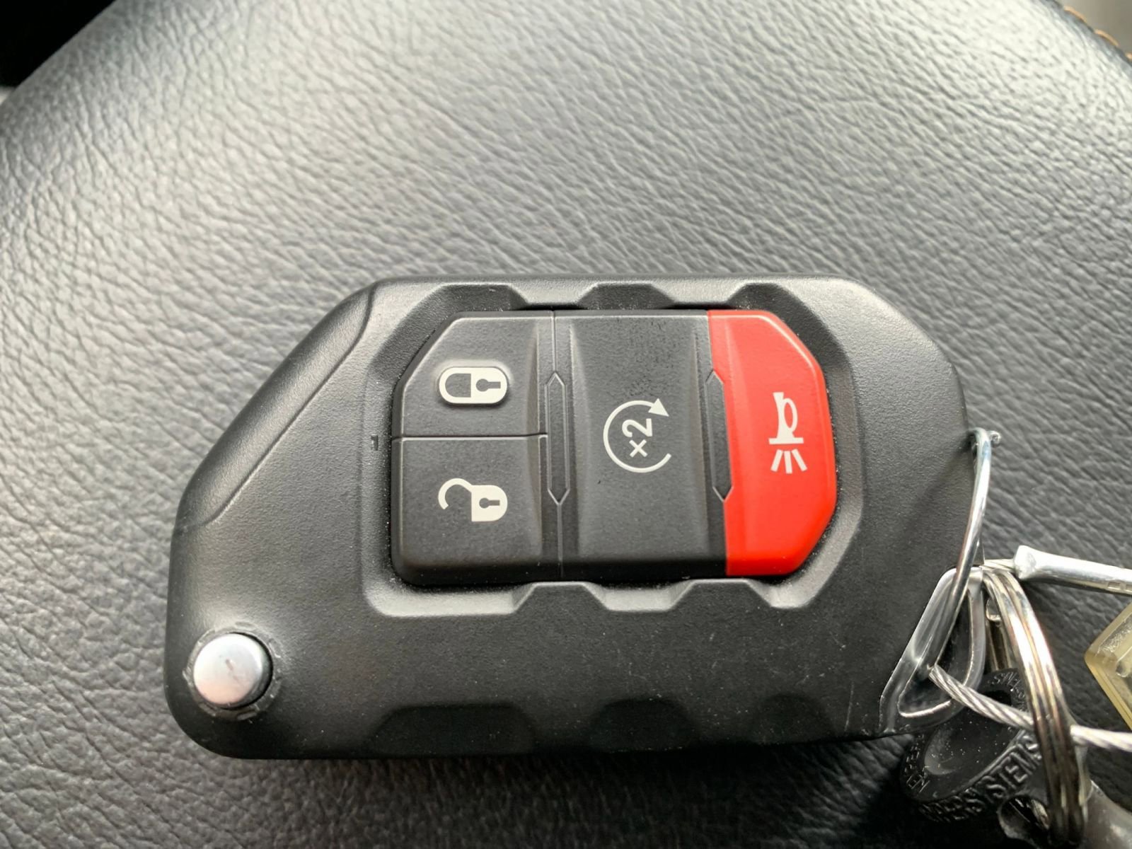 Used 2025 Jeep Wrangler Sahara image 22