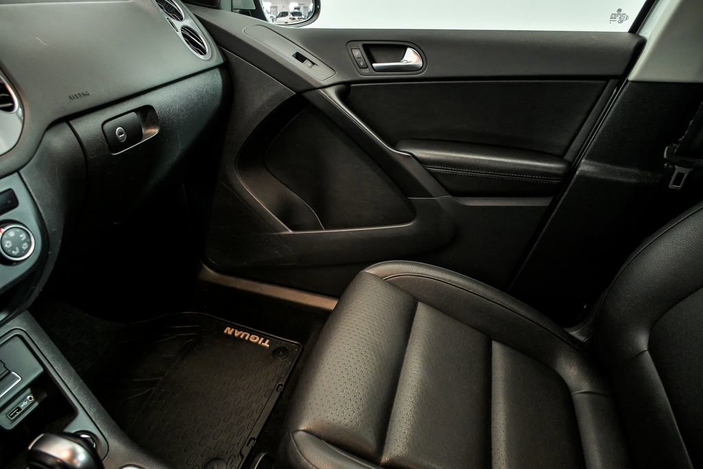Used 2017 Volkswagen Tiguan S image 22