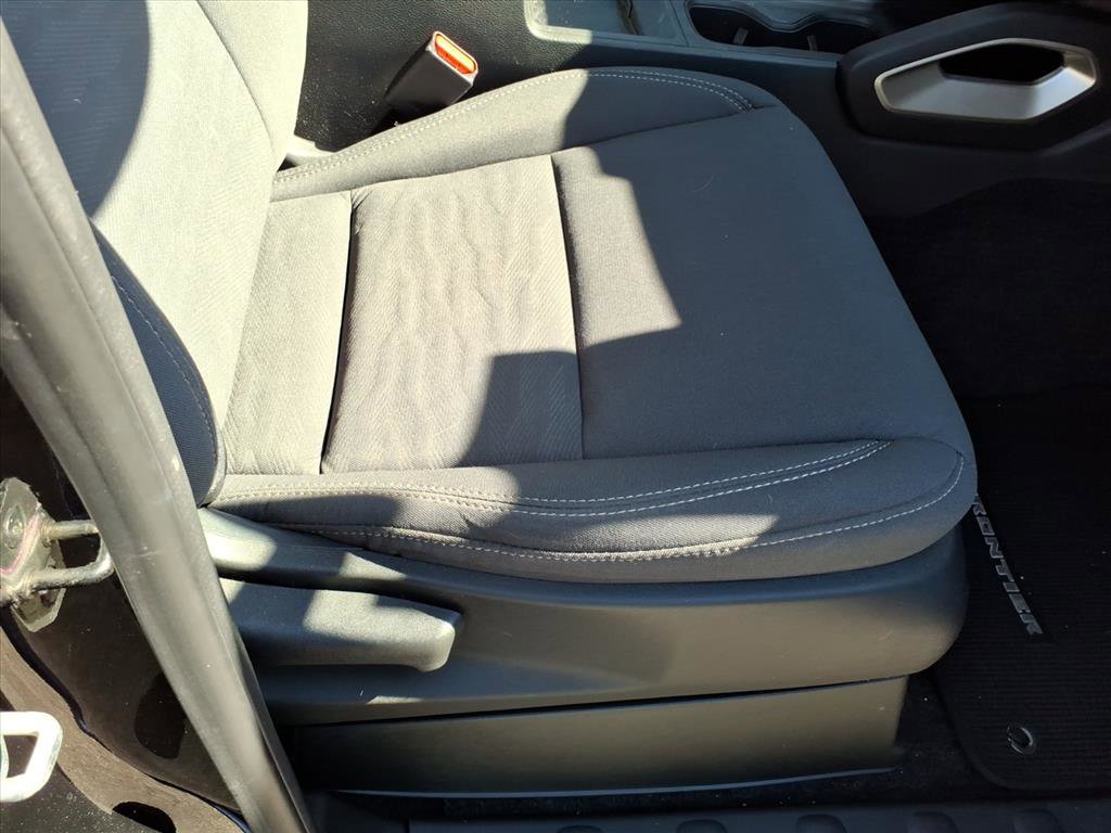 Used 2023 Nissan Frontier SV image 17