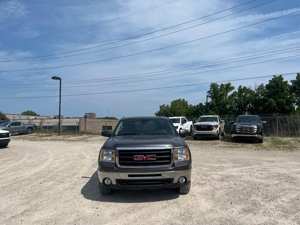 Used 2011 GMC Sierra 1500 SLT w/ SLT Convenience Package AWD/4WD image 3