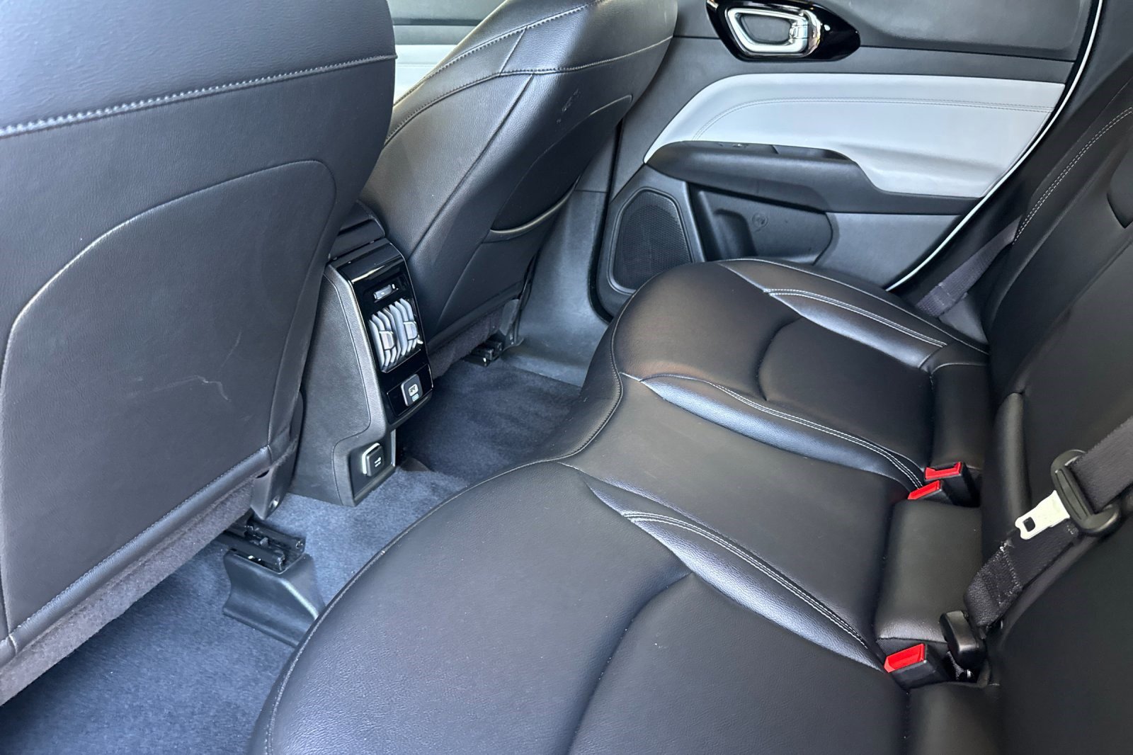 Used 2025 Jeep Compass Limited image 26