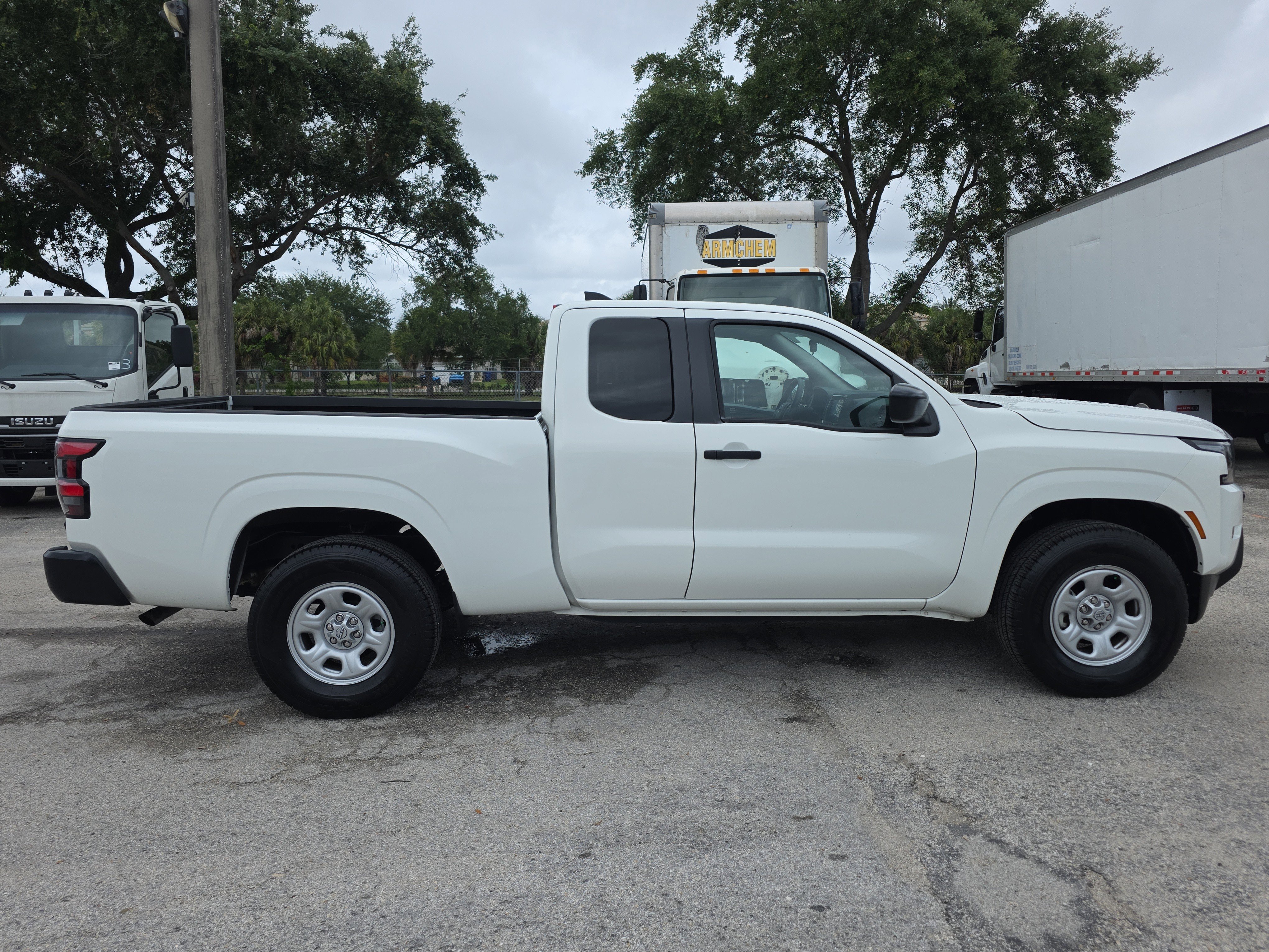Used 2024 Nissan Frontier S w/ S Utility Package AWD/4WD image 8