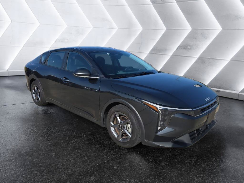 Used 2025 Kia K4 FWD image 3
