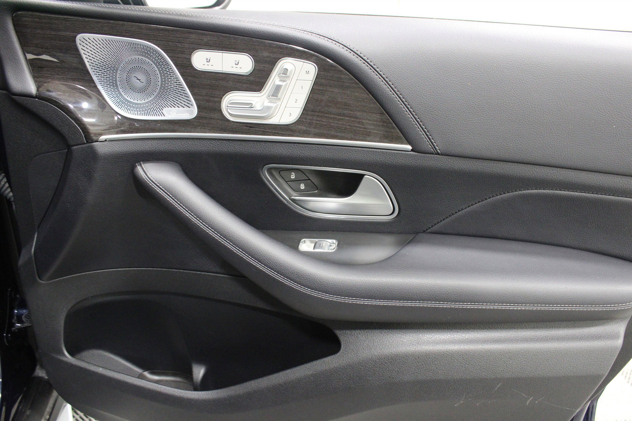 Used 2020 Mercedes-Benz GLS 450 4MATIC w/ Convenience Package image 32