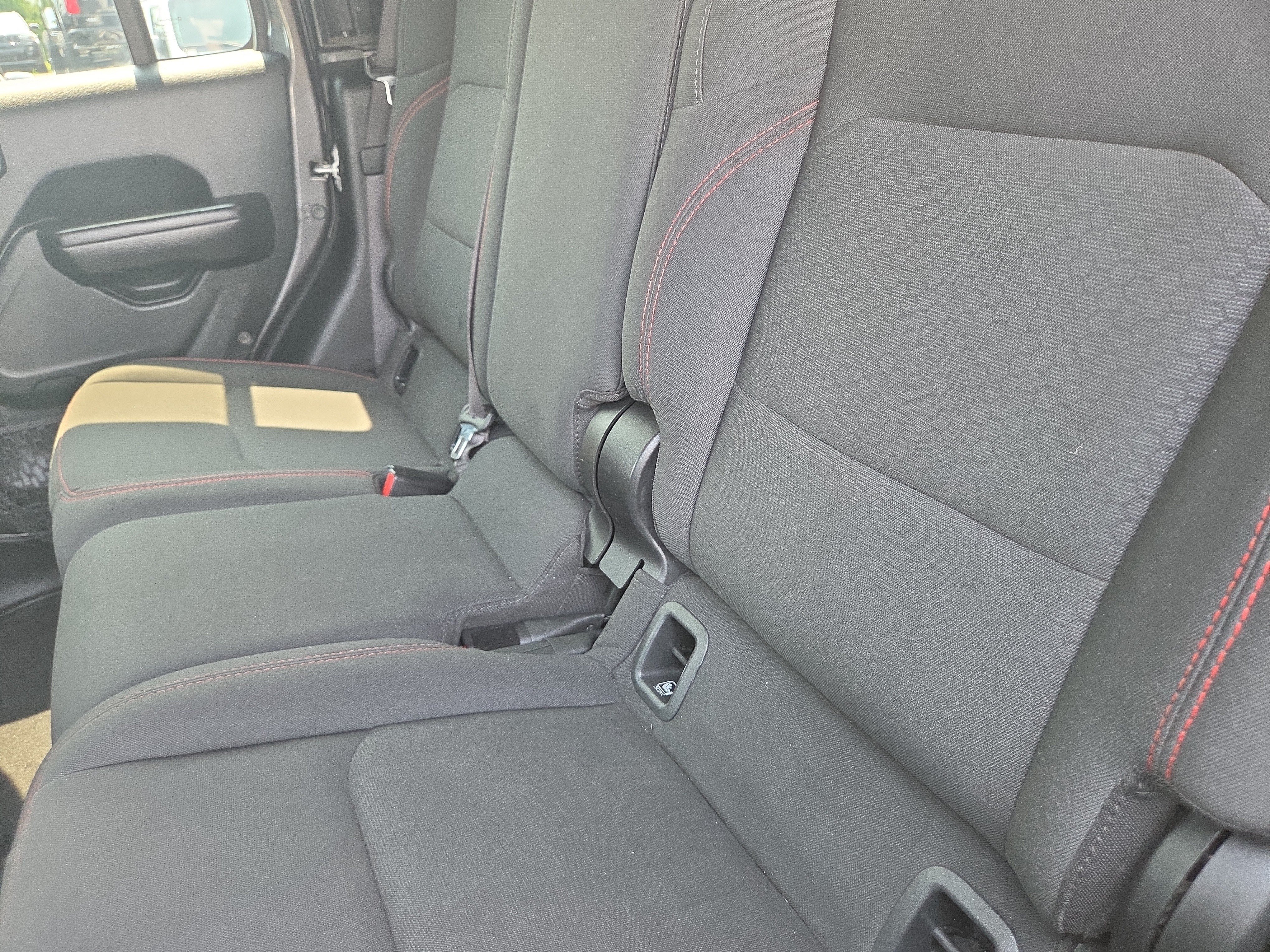 Used 2020 Jeep Gladiator Rubicon AWD/4WD image 9