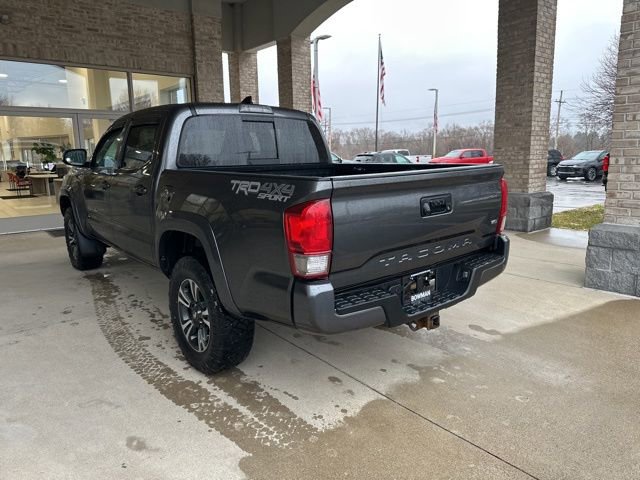 Used 2017 Toyota Tacoma TRD Sport w/ Tow Package (A/T) image 3