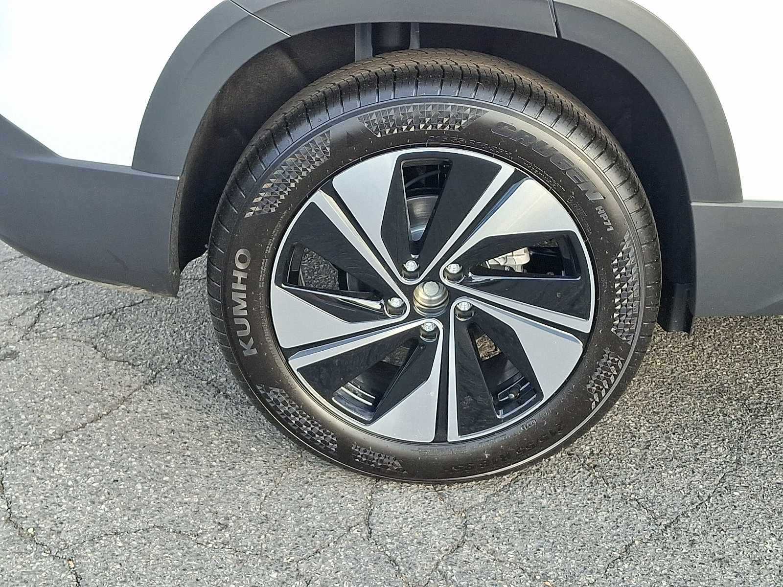 New 2026 Volkswagen Taos SE AWD/4WD image 5