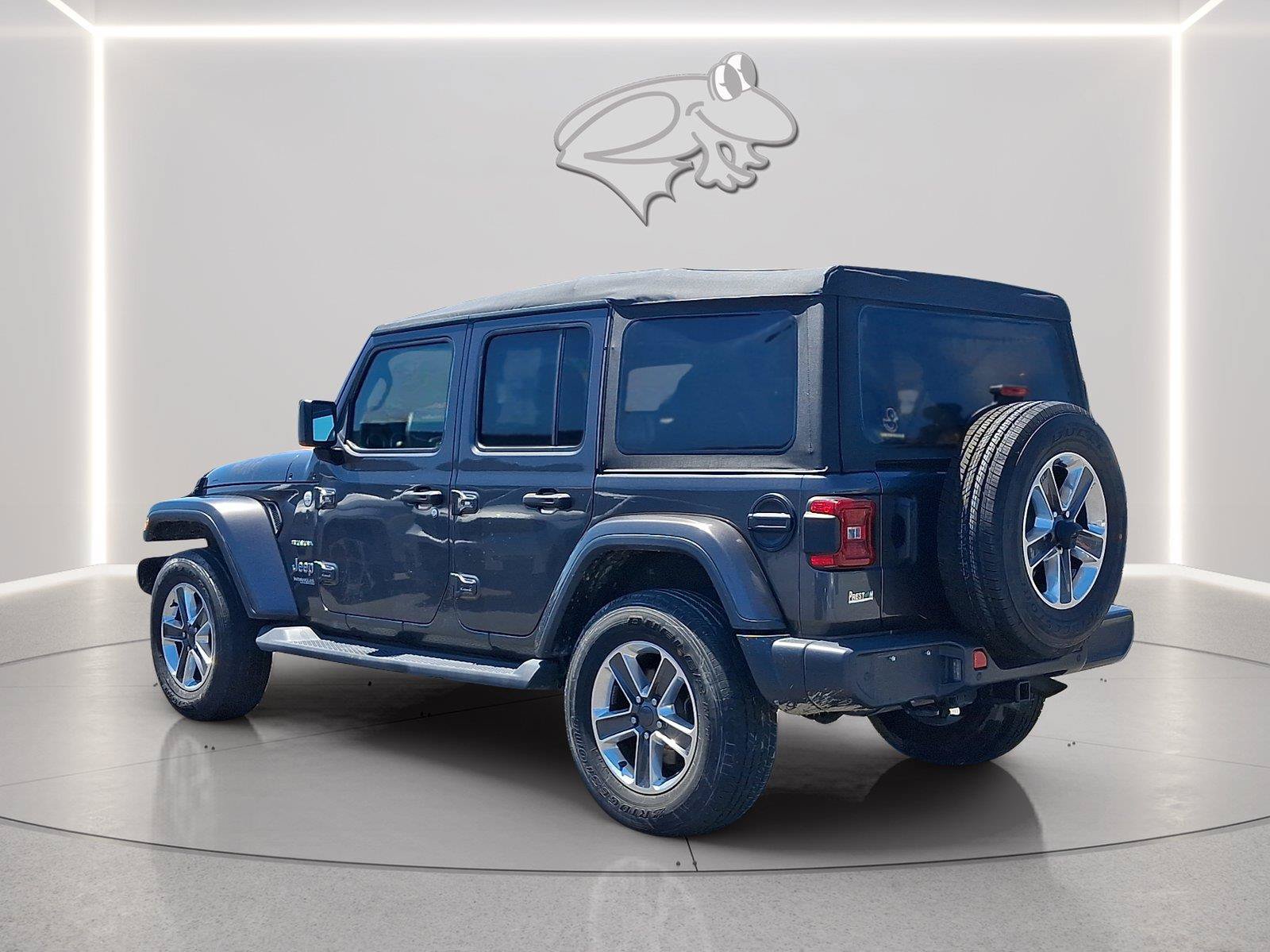 Used 2021 Jeep Wrangler Unlimited Sahara w/ LED Lighting Group AWD/4WD image 3