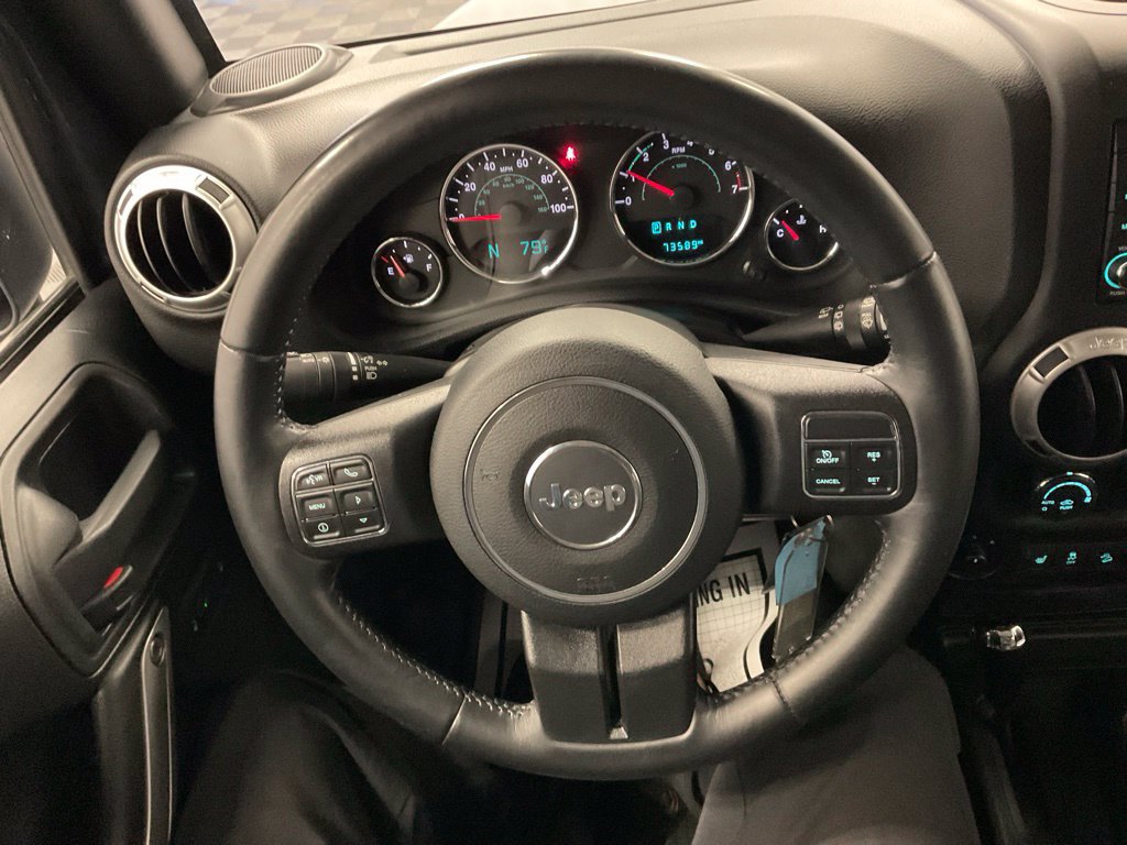 Used 2016 Jeep Wrangler Unlimited Sahara w/ Connectivity Group AWD/4WD image 16