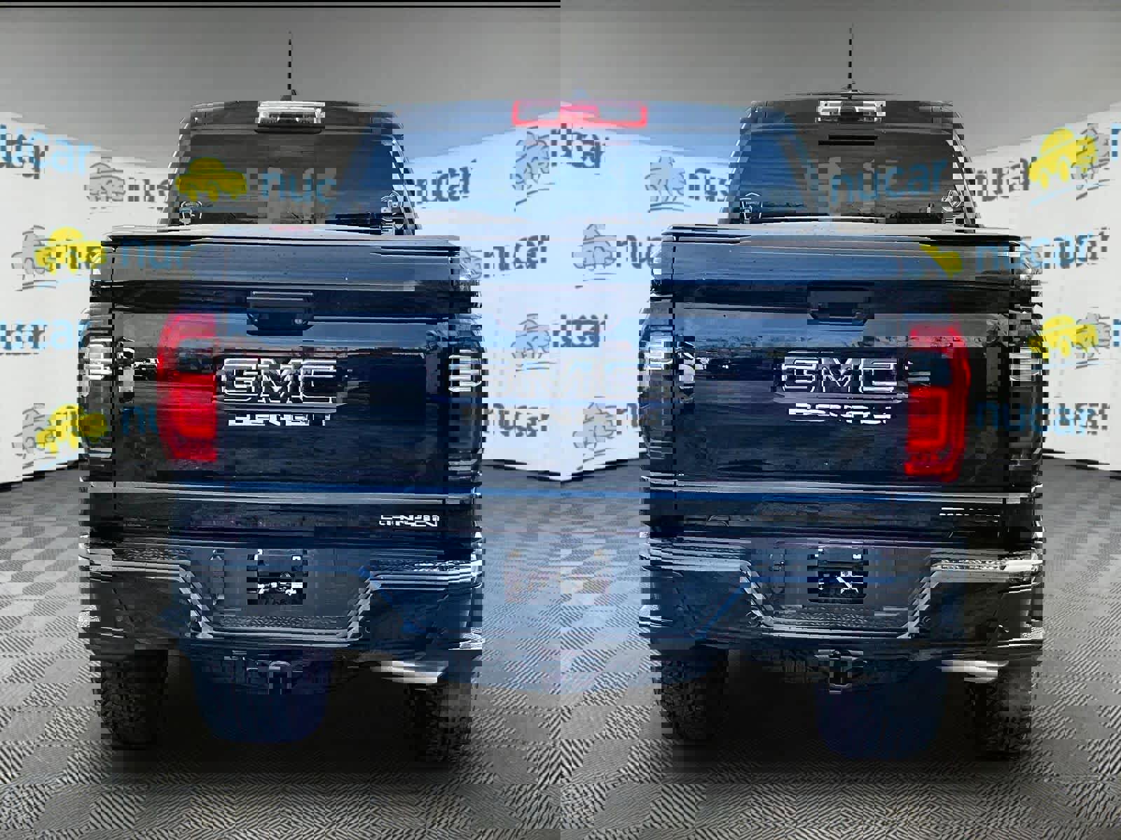 Used 2024 GMC Canyon Denali image 5