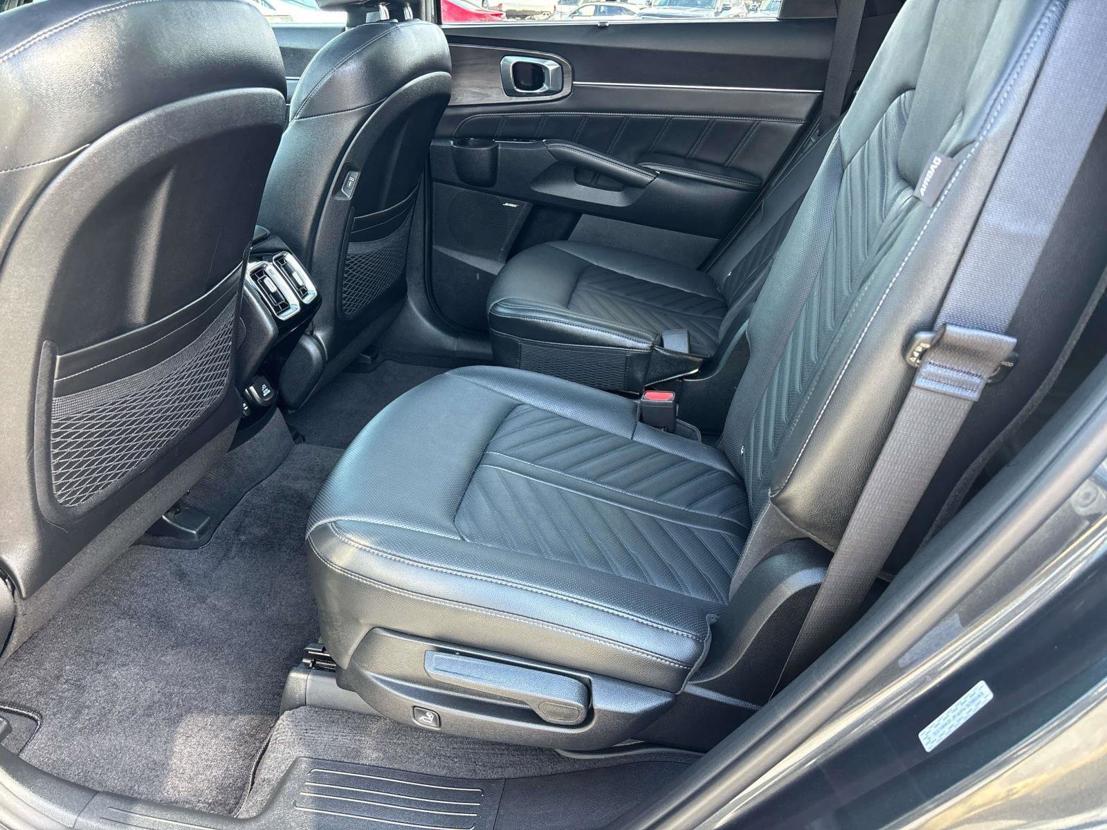 Used 2025 Kia Sorento SX Prestige image 9