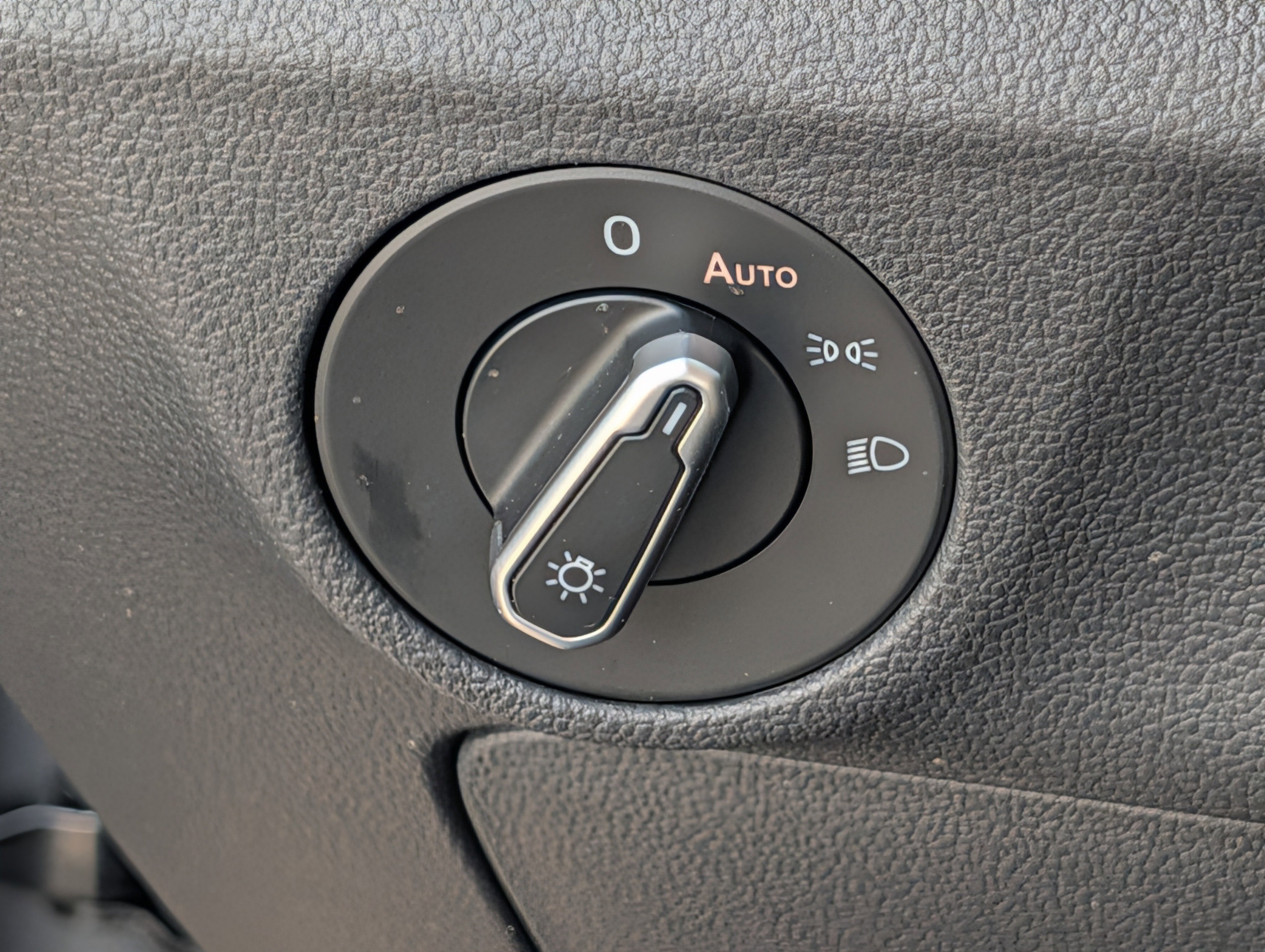Certified 2024 Volkswagen Jetta Sport FWD image 26