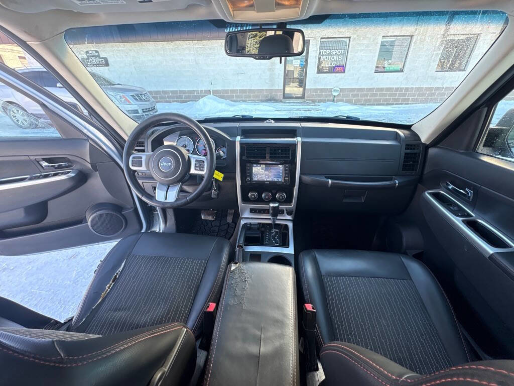 Used 2012 Jeep Liberty Arctic image 13