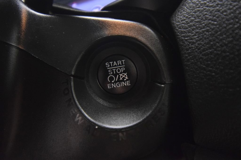 Used 2020 Jeep Renegade Trailhawk w/ LED Lighting Group AWD/4WD image 30