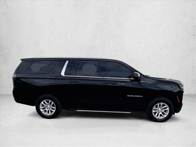 Used 2026 Chevrolet Suburban LT w/ Comfort Package RWD image 5