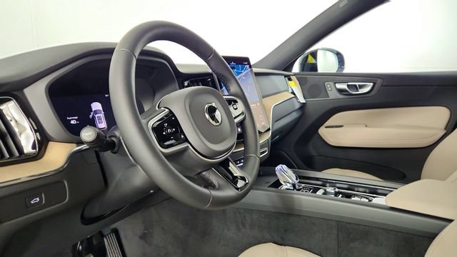 New 2026 Volvo XC60 B5 Plus w/ Climate Package PRO AWD/4WD image 12