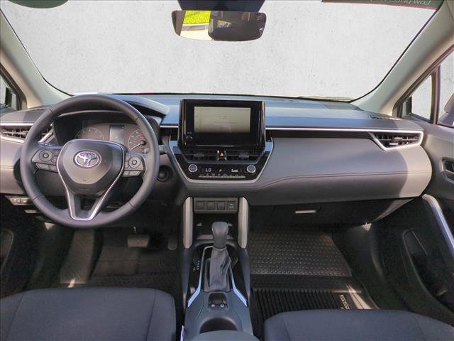 Used 2025 Toyota Corolla Cross LE FWD image 17