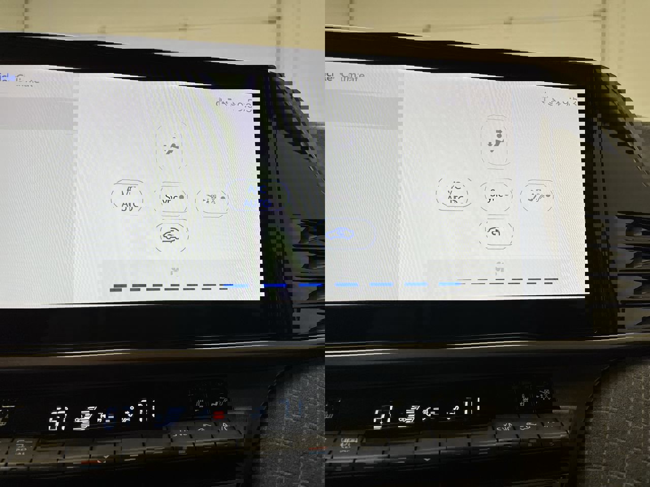 Used 2025 Toyota Camry XLE image 19