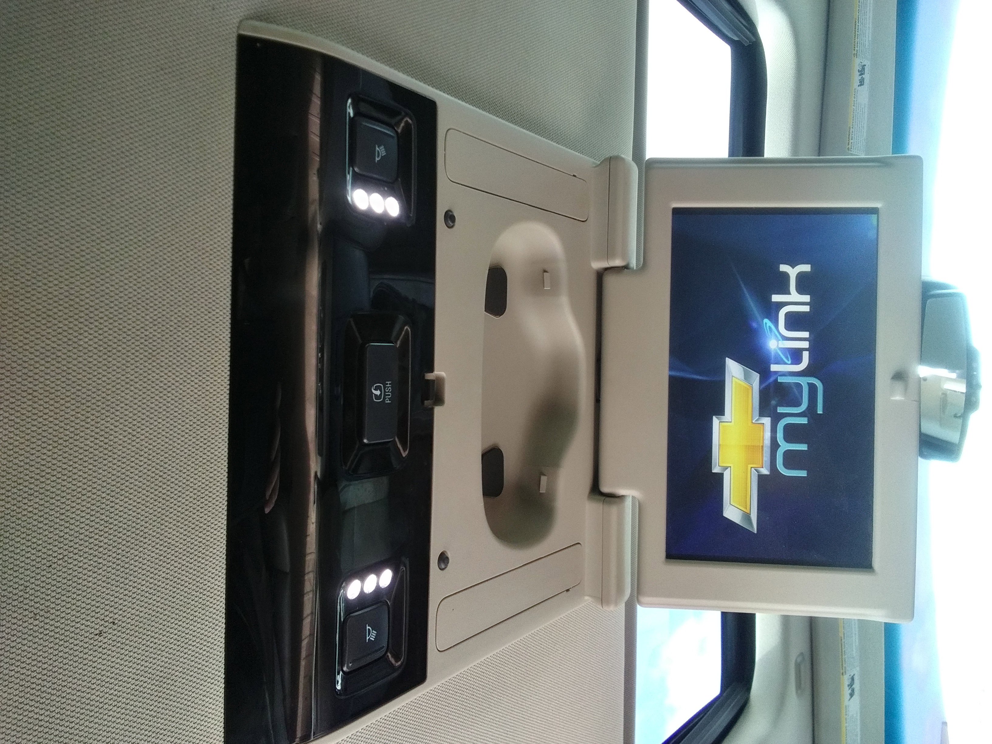 Used 2015 Chevrolet Suburban LT AWD/4WD image 17