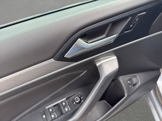 Used 2024 Volkswagen Jetta SE w/ Panoramic Sunroof Package image 12