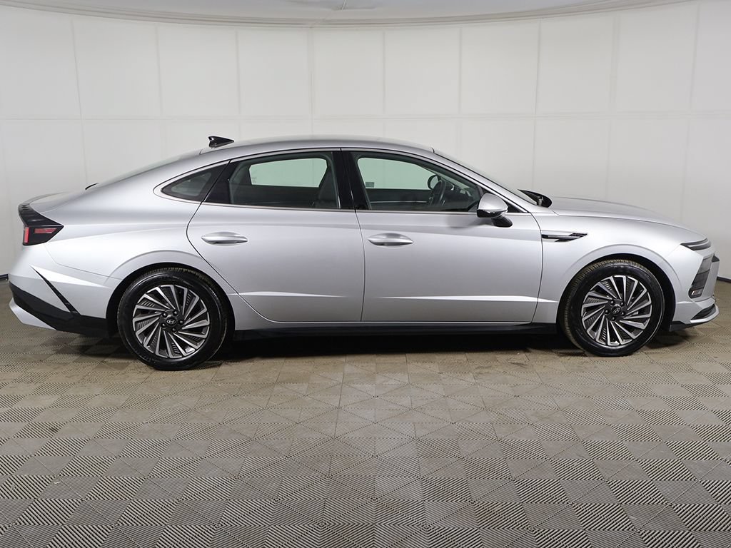 Certified 2025 Hyundai Sonata SEL FWD image 13