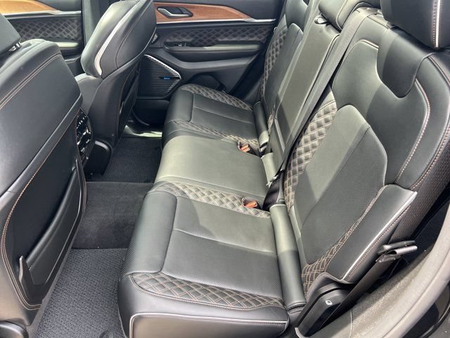 Used 2022 Jeep Grand Cherokee Summit AWD/4WD image 29
