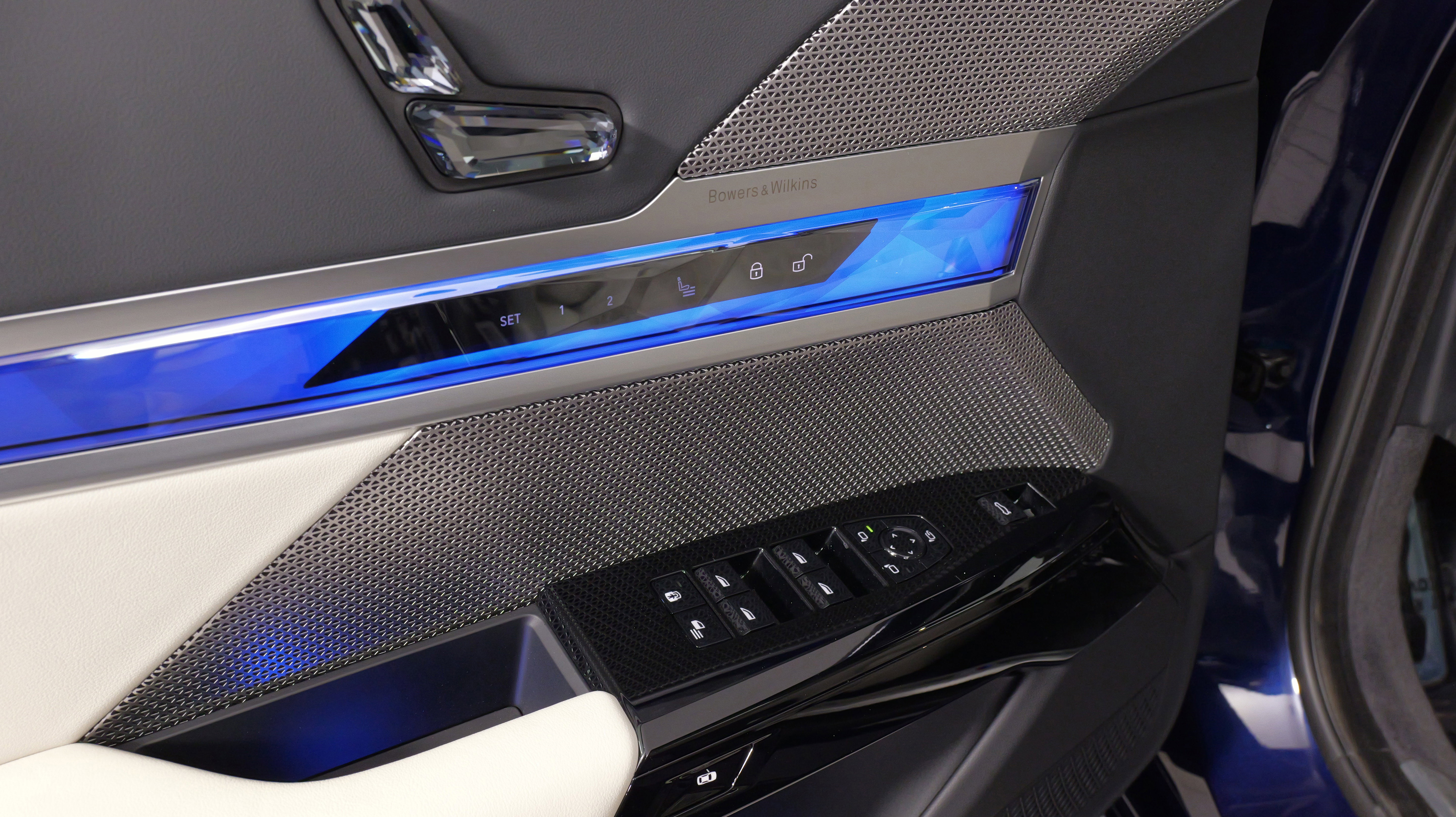 Used 2023 BMW 760i xDrive image 15