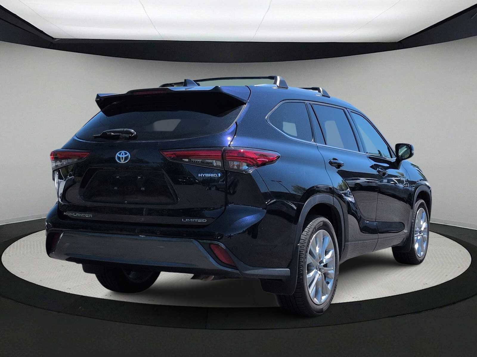 Used 2021 Toyota Highlander Limited image 8