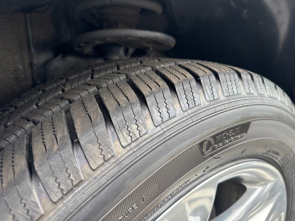 Used 2019 Toyota Highlander Limited image 32