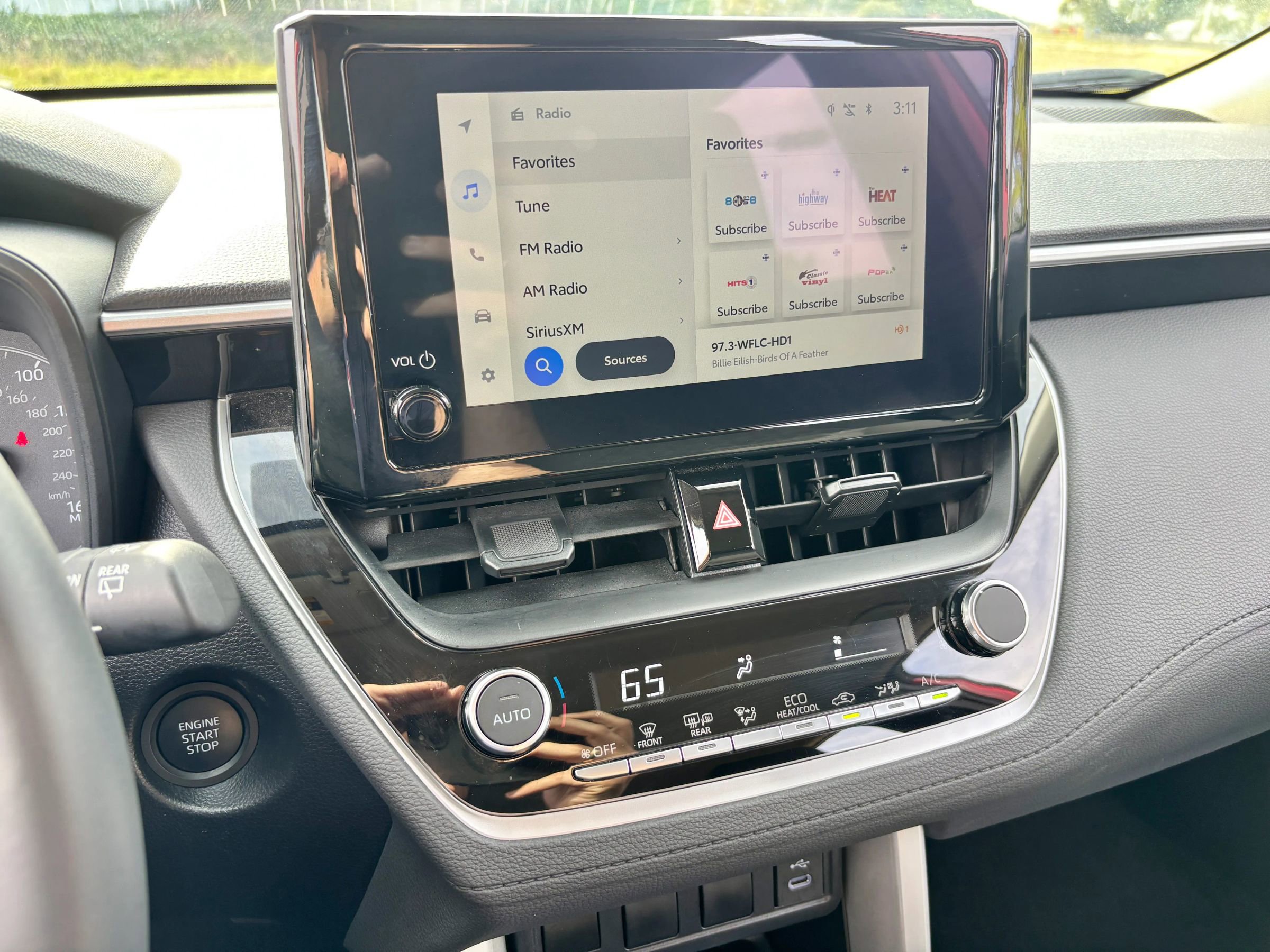 Used 2024 Toyota Corolla Cross LE image 15