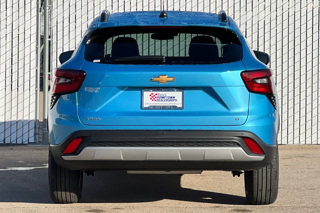 New 2026 Chevrolet Trax LT w/ Driver Confidence Package FWD image 5