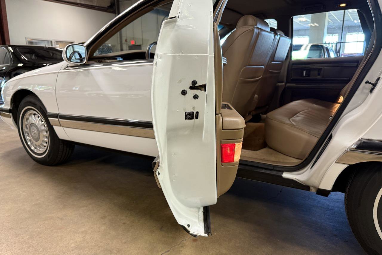 Used 1995 Buick Roadmaster Estate RWD image 68