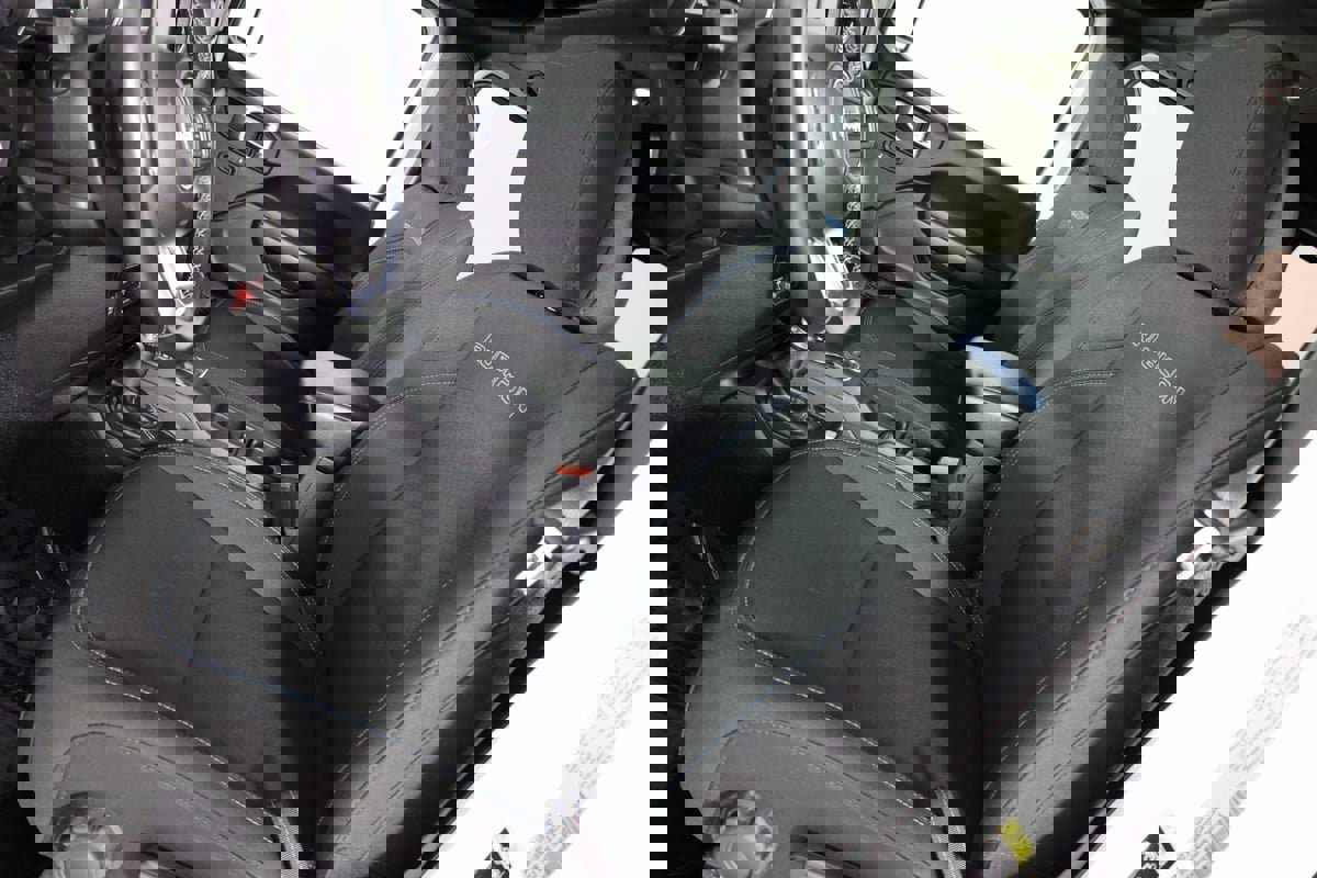 Used 2022 Jeep Wrangler Unlimited Rubicon 4xe w/ Safety Group image 9